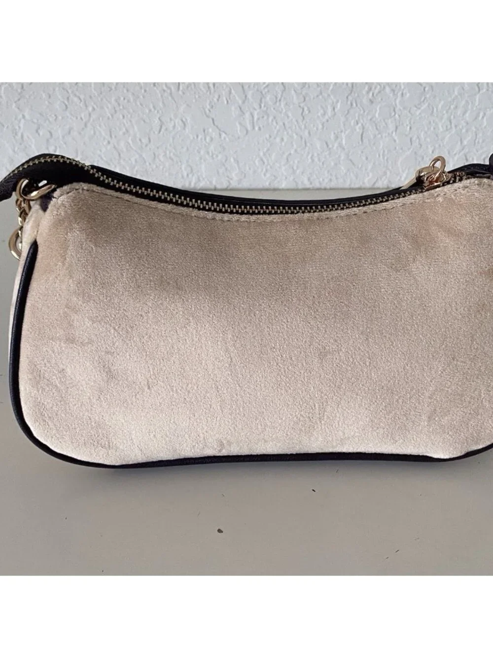 Juicy Couture Juicy Renaissance‎ Shoulder Bag In Buff Beige W/Charm Crown Velvet